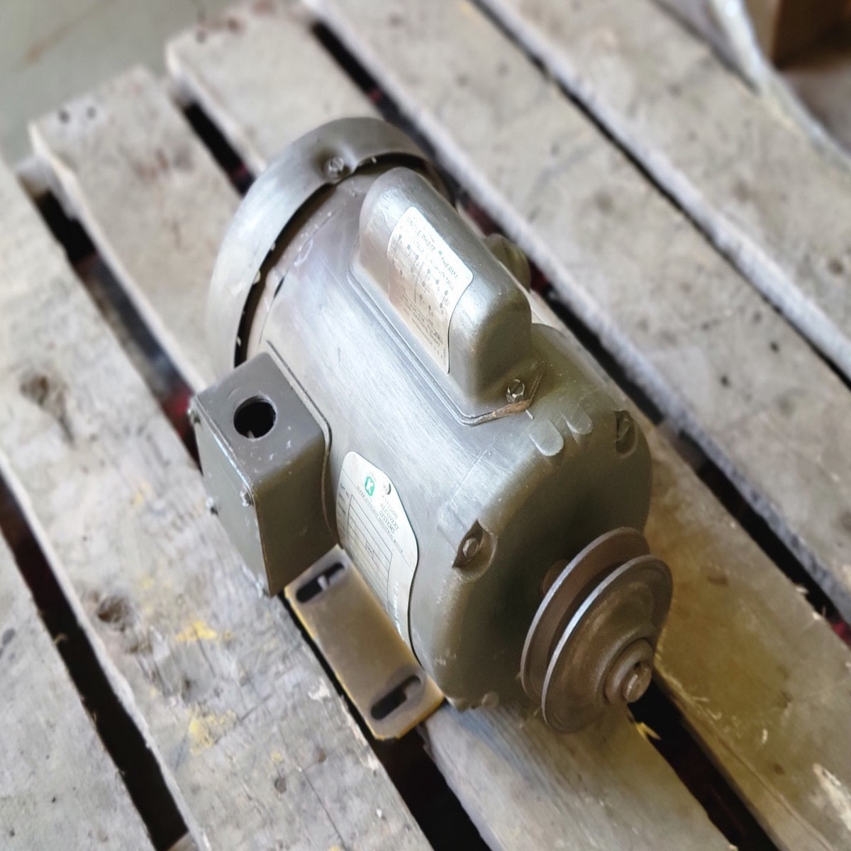 0.33 hp, 115/208-230 volts, 1725 rpm, 56 Electric Motor 34C61-5598G1