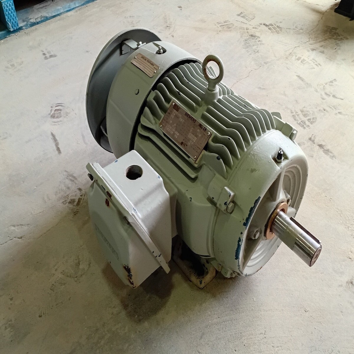 product-image-0