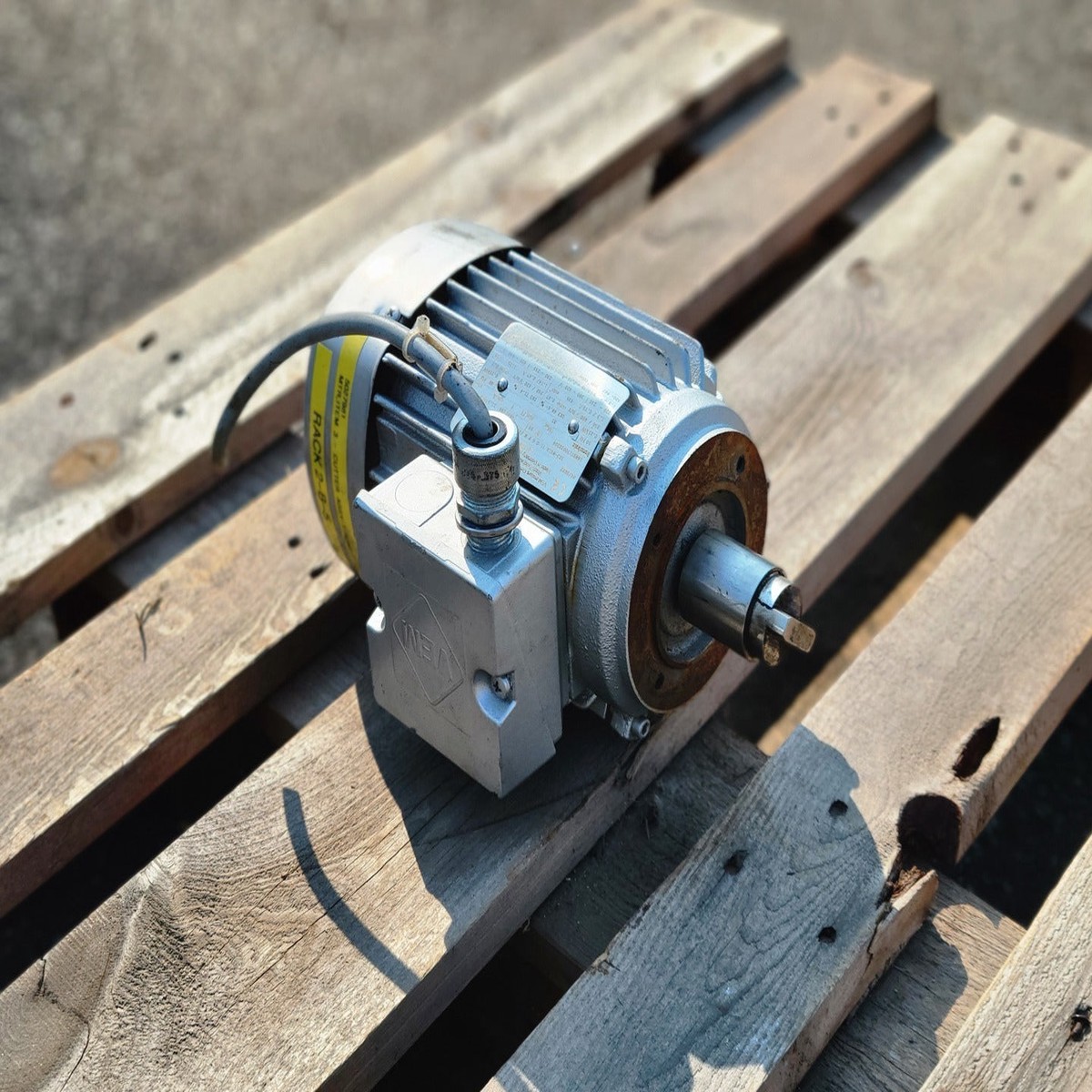 0.25 kW, 1125 rpm, 230/400 volts, Electric Motor IE3-W41R-71-G