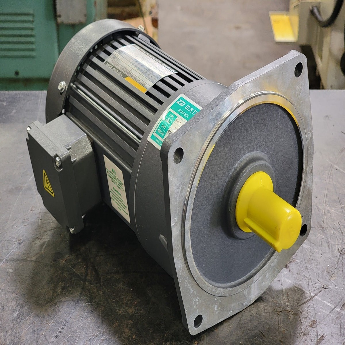 1:40 Ratio Gearbox ZD750S w/ 750W Electric Motor