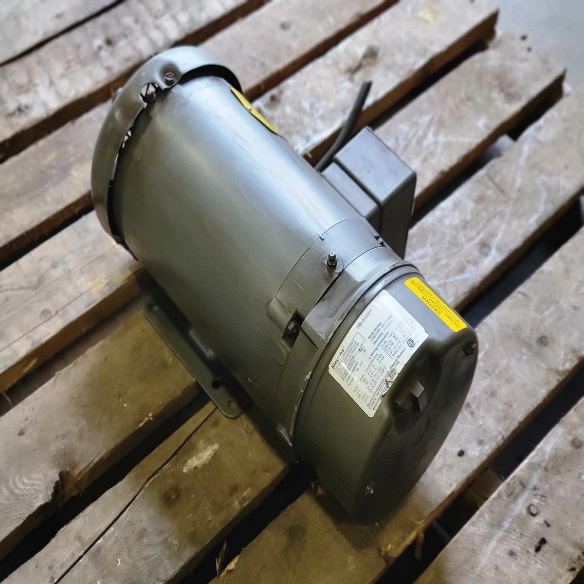 1 hp, 208-230/460 Vols, 1140 rpm, 145T Electric Motor BM3556T w/ Stearns Brake