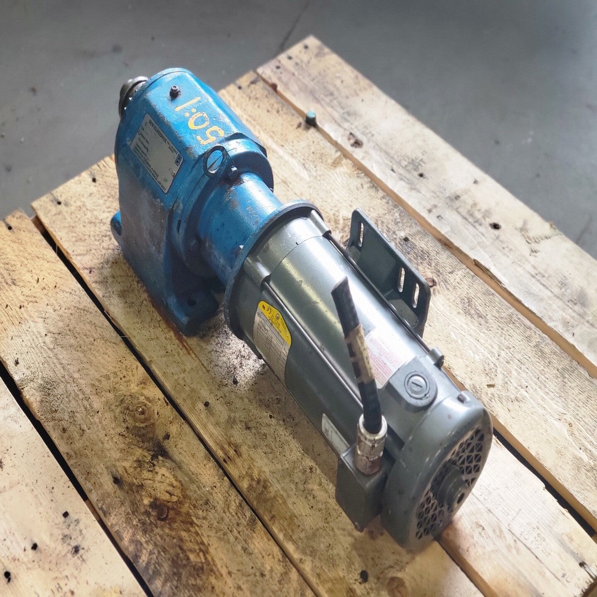 1 hp, 90 volts, 1750 rpm, 56C Electric Motor CDP3445 w/ Gear Reducer